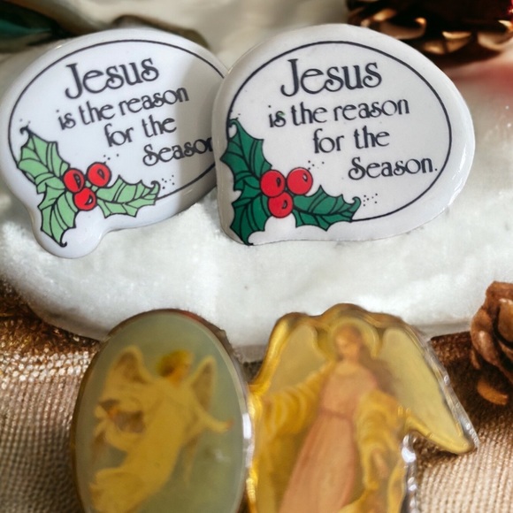 EUC 7 pcs-Unique Holy Brooches & pins. - Picture 2 of 5